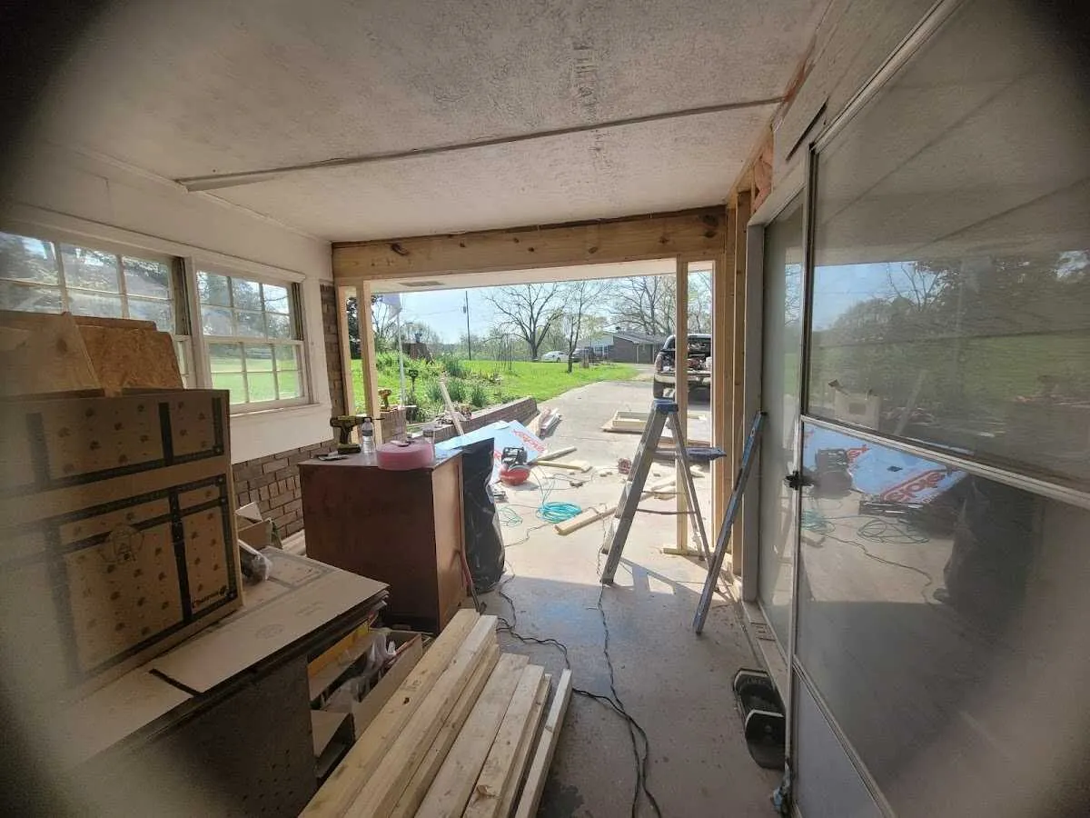 Air movers and dehumidifier for Drying & Dehumidification in East Liverpool